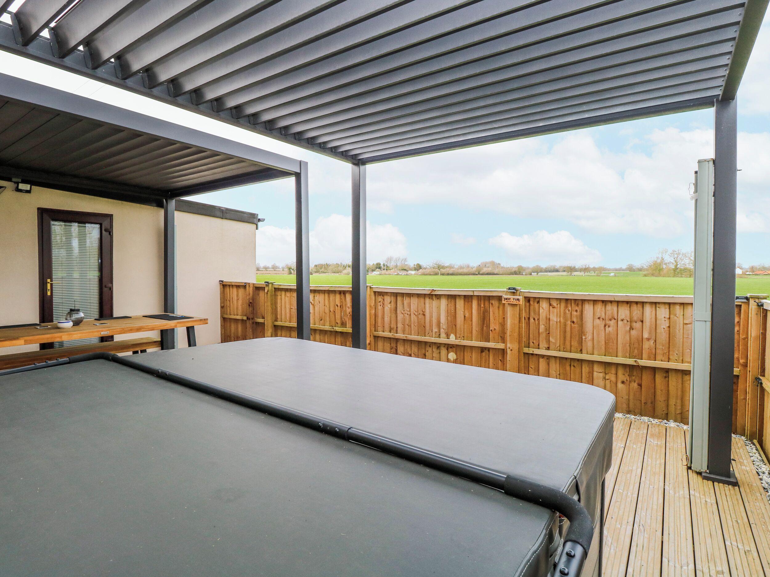 Cottage | Outdoor dining