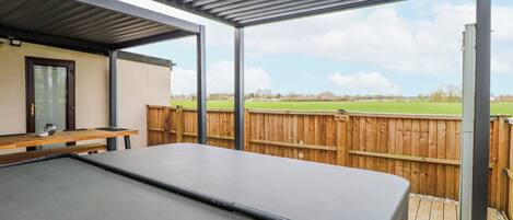 Cottage | Outdoor dining