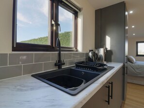 Cookware/dishes/utensils - Aloe Lodge (Diss)