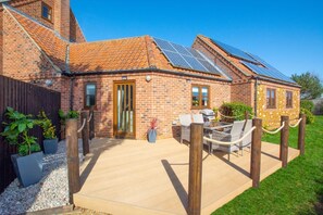 Outdoor dining - 1 Bed in Snettisham (oc-2089) (Snettisham)