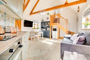 TV - 1 Bed in Snettisham (oc-2089) (Snettisham)