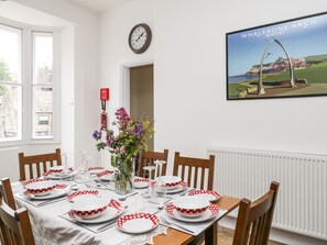 Dining - THE KESI RESIDENCE, family friendly in Loftus (Saltburn-by-the-Sea)