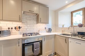 Microwave, oven, dishwasher, highchair - 2 Bed in Nenthead (oc-s32235) (Alston Moor)
