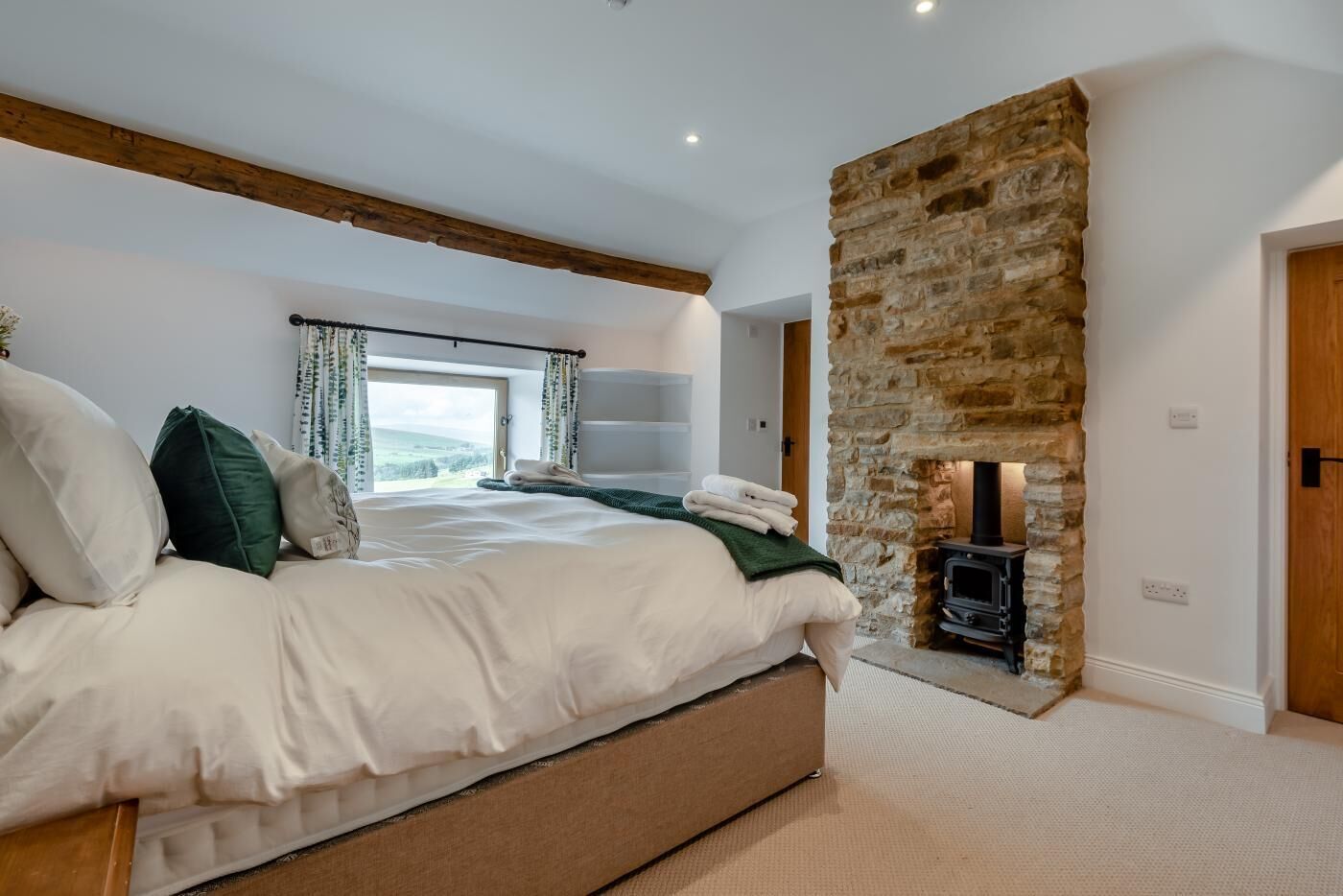 مكواة/لوح كي وواي فاي مجانًا وملاءات أسرّة