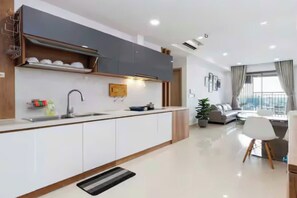 Caja de seguridad en la habitación y decoración personalizada