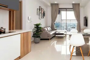 Caja de seguridad en la habitación y decoración personalizada