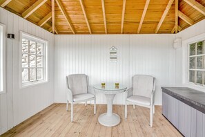Dining - 1 Bed in Llanfair (oc-b32109) (Llanfair)