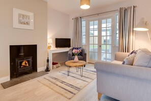 TV, fireplace - 3 Bed in Bamburgh (oc-gd1872) (Bamburgh)