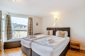 2 slaapkamers, een strijkplank/strijkijzer, gratis wifi, beddengoed