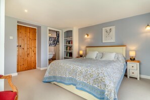 3 bedrooms, iron/ironing board, travel crib, free WiFi