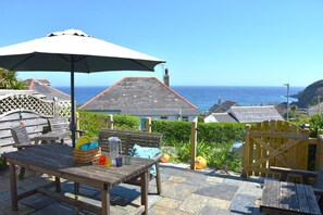 屋外ダイニングエリア