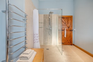 Towels - 1 Bed in Blashford (oc-d32251) (Ringwood)