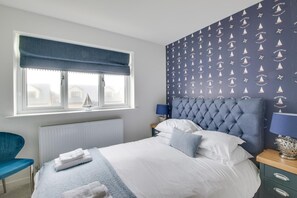 Bügeleisen/Bügelbrett, Reisekinderbett, kostenloses WLAN, Bettwäsche