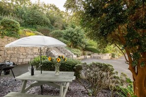 Outdoor dining - 2 Bed in St. Levan (oc-p00851) (Saint Levan)