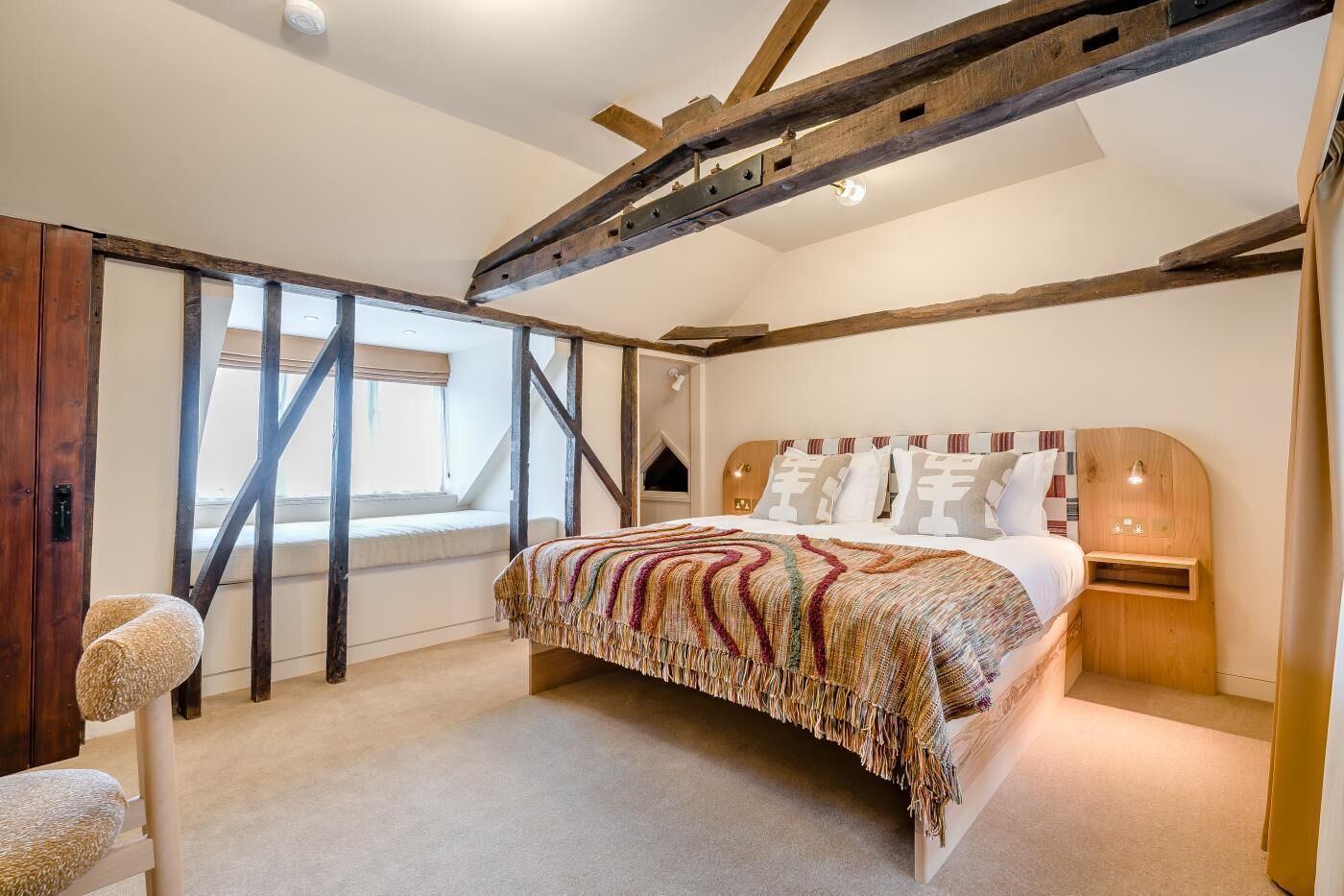 Iron/ironing board, travel cot, free WiFi, bed sheets