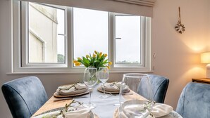 Dining - 2 Bed in Tenby (oc-c32240) (Tenby)