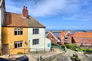 Exterior - 2 Bed in Whitby (oc-w014) (Whitby)
