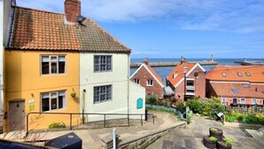 Exterior - 2 Bed in Whitby (oc-w014) (Whitby)