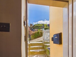 Interior - 2 Bed in Whitby (oc-w014) (Whitby)