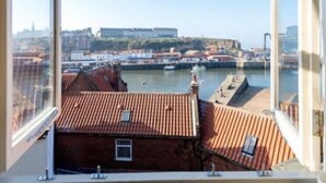 Interior - 2 Bed in Whitby (oc-w014) (Whitby)