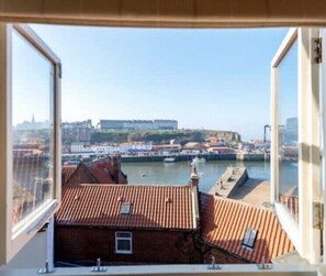 Interior - 2 Bed in Whitby (oc-w014) (Whitby)
