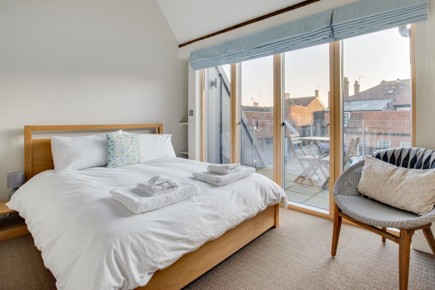 Iron/ironing board, free WiFi, bed sheets