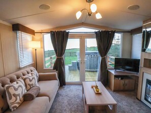 Living area - SWIFT CABIN, pet friendly, character holiday cottage in Scarborough (Scarborough)