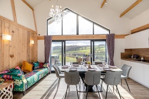Interior - 5 Bed in Berriew (oc-ta10) (Berriew)