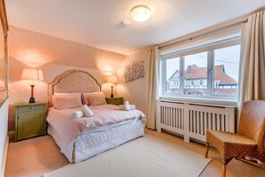 Fer et planche à repasser, Wi-Fi gratuit, draps fournis