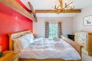 Iron/ironing board, travel crib, free WiFi, bed sheets - 3 Bed in Askrigg (oc-ds958) (Askrigg)