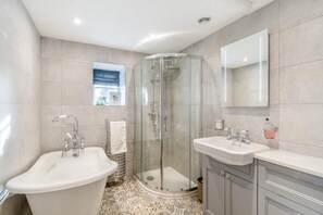 Hair dryer, towels - 3 Bed in Askrigg (oc-ds958) (Askrigg)