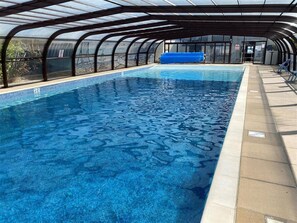 Pool - 3 Bed in Corton (oc-s32347) (Corton)