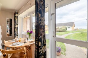 Dining - 3 Bed in Corton (oc-s32347) (Corton)