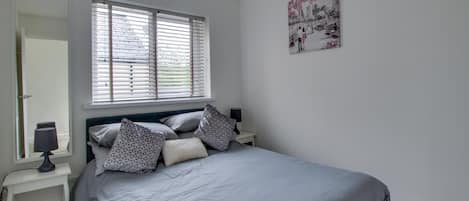 3 bedrooms, iron/ironing board, travel cot, free WiFi