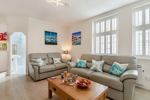 TV - 3 Bed in Mevagissey (oc-p32388) (Mevagissey)
