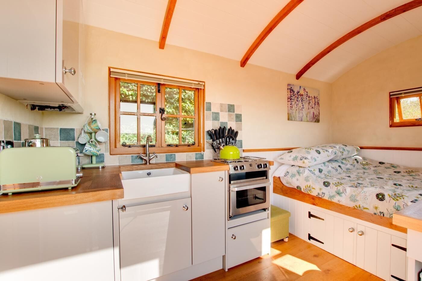 Oven, cookware/dishes/utensils