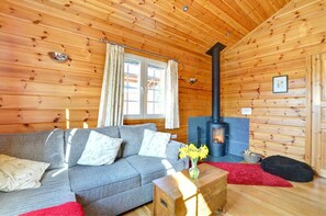 TV, fireplace - 1 Bed in Pickering (oc-y290) (Middleton)