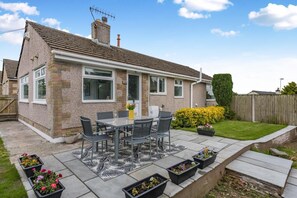 Outdoor dining - 3 Bed in Endmoor (oc-m32447) (Summerlands)