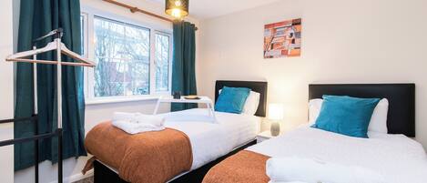 3 bedrooms, iron/ironing board, free WiFi, bed sheets