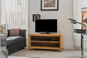 TV - 2 Bed in Whitby (oc-w026) (Whitby)