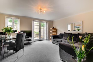 TV - 2 Bed in St. Ives (oc-9gwel) (St Ives)