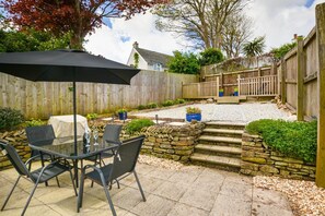 Outdoor dining - 2 Bed in St. Ives (oc-9gwel) (St Ives)