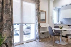 Dining - AR Sales central and modern 2 bedrooms and 2 bathrooms (Madrid)