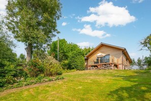 Exterior - 2 Bed in Whitby (oc-ra004) (Raw)
