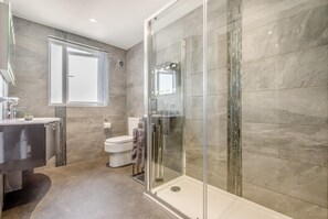 Towels - 2 Bed in Newquay (oc-b32399) (Holywell)