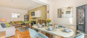 6 Bed in Scarborough (oc-s871)