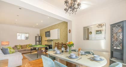 6 Bed in Scarborough (oc-s871)