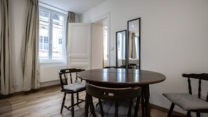 Dining - Au premier etage chez Maurice, calme et cosy (Arras)