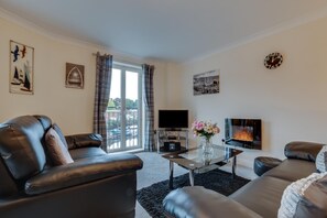 TV - 2 Bed in Whitby (oc-w971) (Whitby)