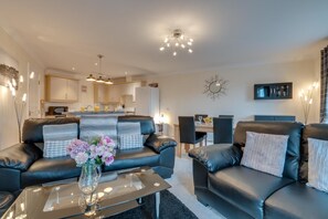 TV - 2 Bed in Whitby (oc-w971) (Whitby)